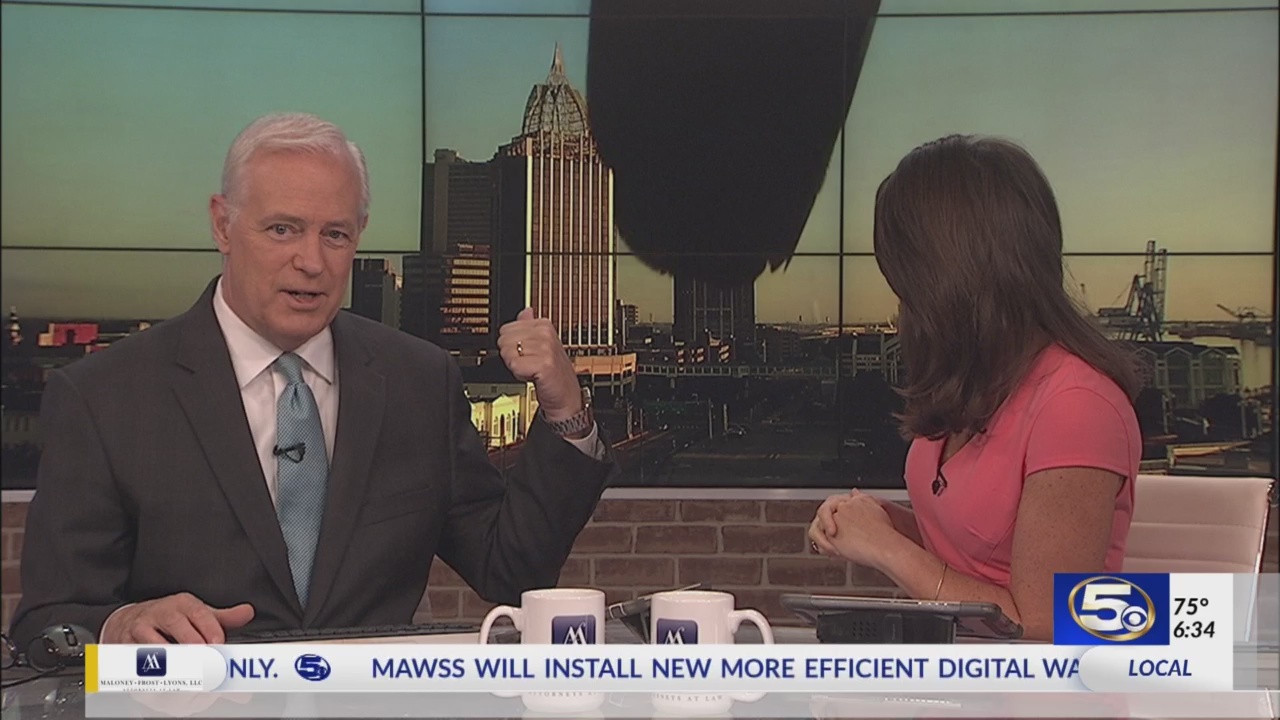 An uninvited guest joins News 5 anchors Jessica Taloney and Bill Riales ...