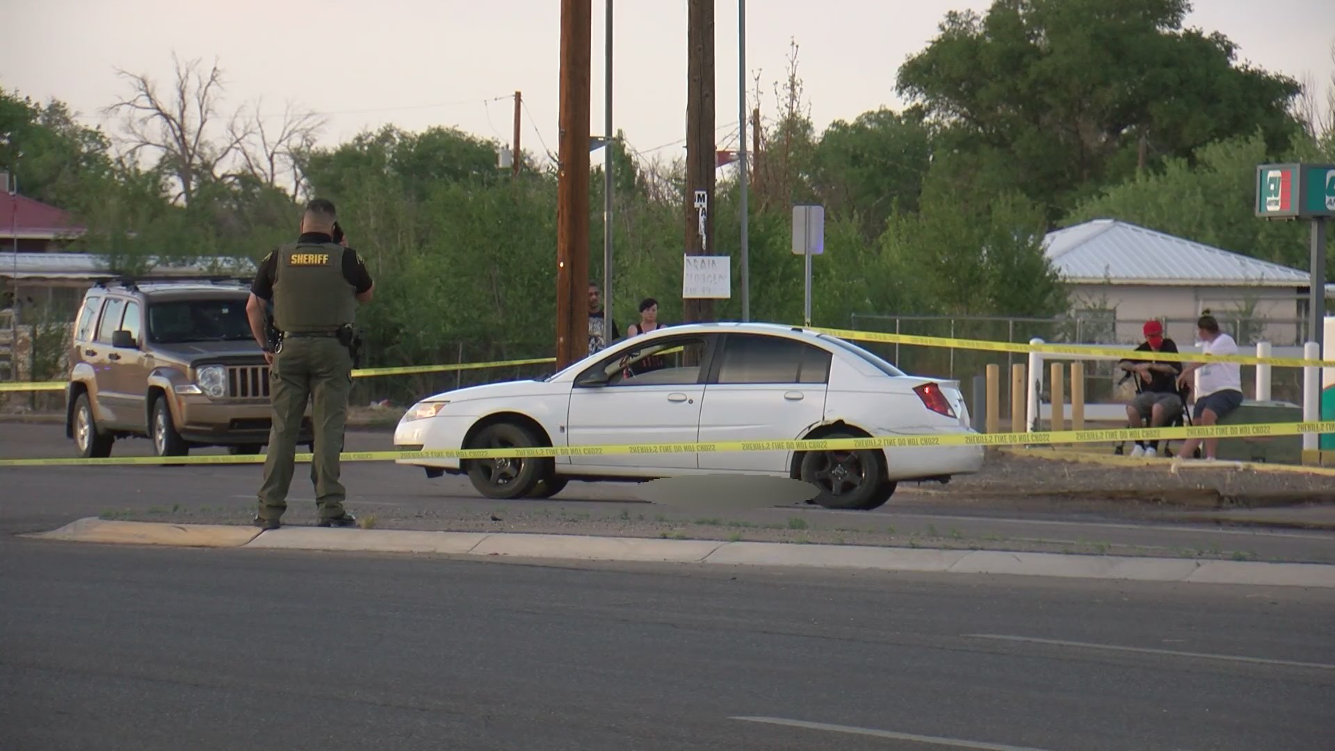 Isleta Blvd shut down after fatal pedestrian crash KRQE NEWS 13